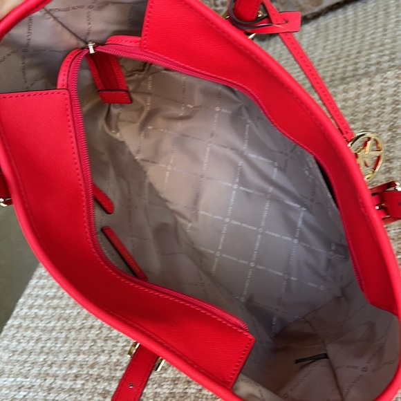 Michael Kors Jet Set Travel Sm Leather Top Zip Shl - Picture 8 of 16